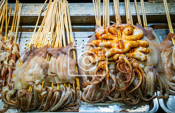 餐饮美食夜宵大排档烧烤鱿鱼摄影图图片