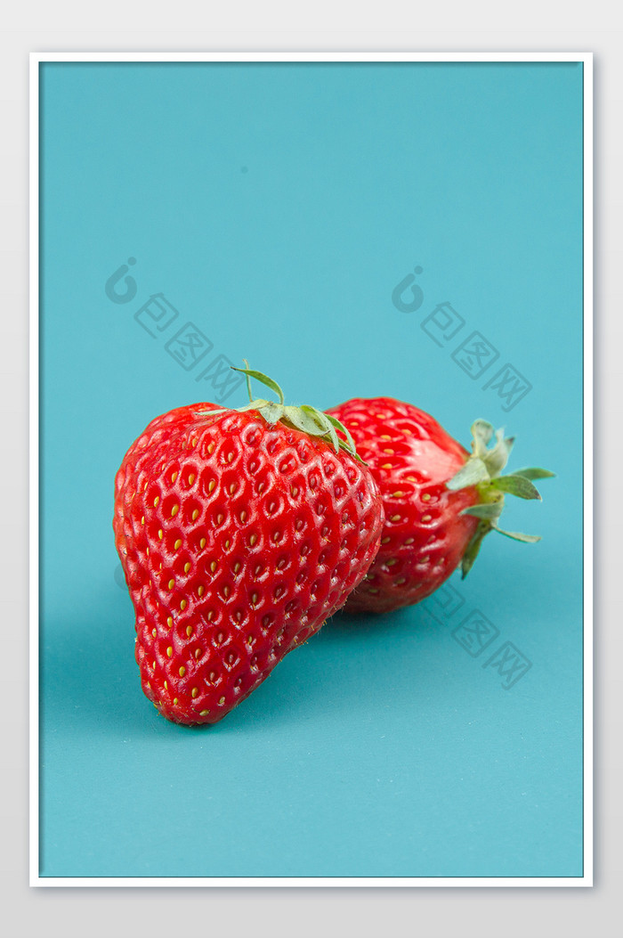 清新大气草莓摄影图