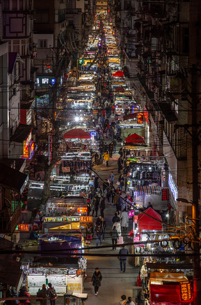 武汉宝城路夜市一条街摄影图片