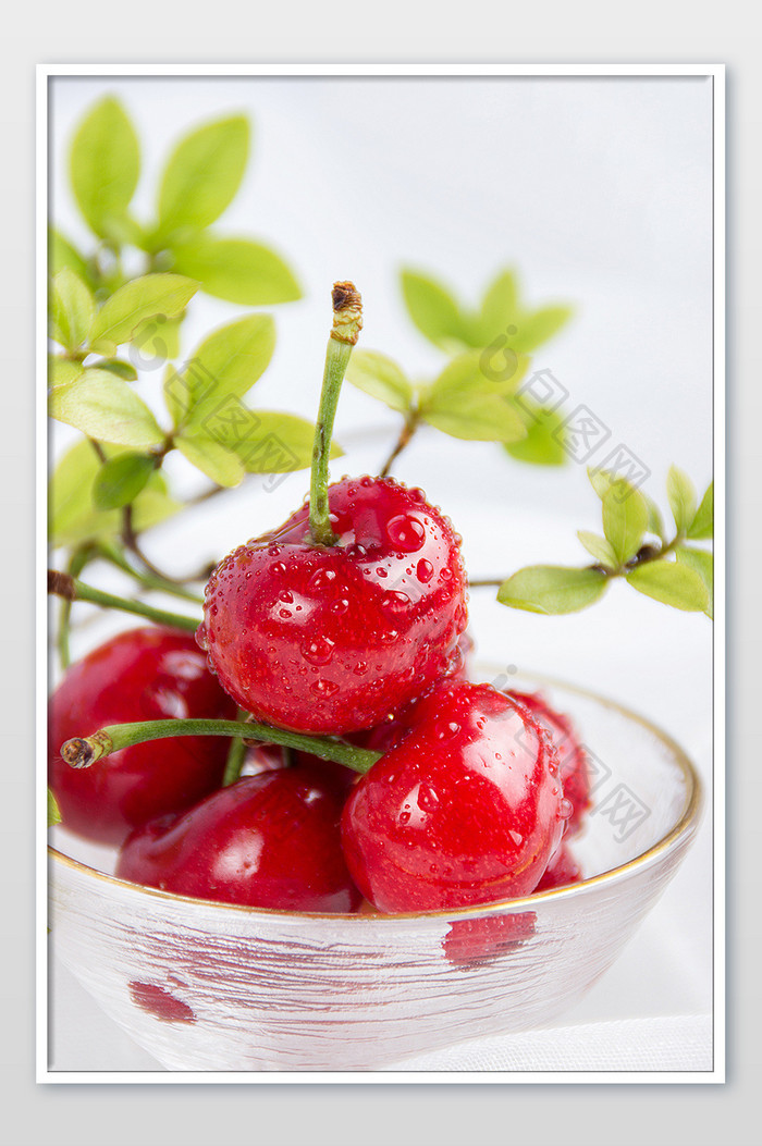 新鲜水果带水珠樱桃特写摄影图片