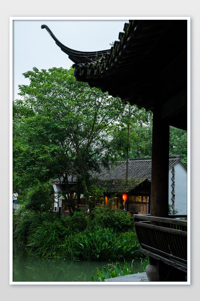 中式古代建筑屋檐凉亭新农村风貌摄影图