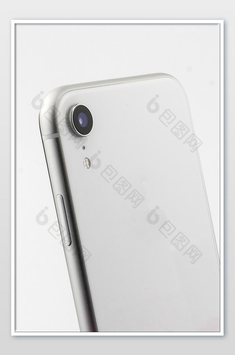 白底手机背面特写片