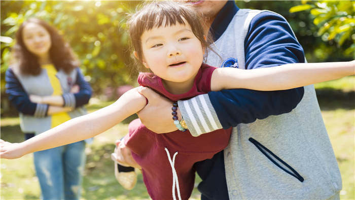 哇声一家三口录出来的