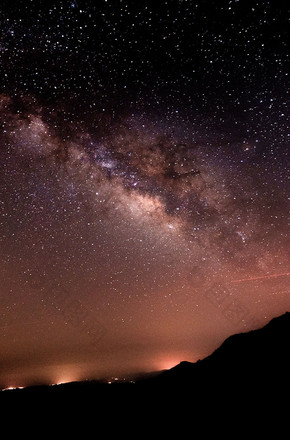 夏季银河星空夜空星星流星银拱摄影图图片