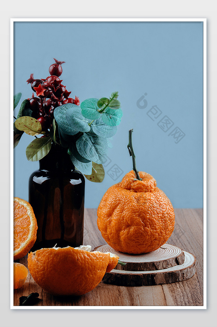 竖版一只柑橘摄影图
