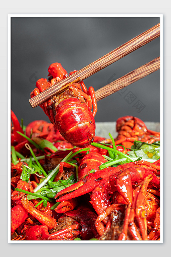 红色诱人的美味小龙虾烧烤美食图片图片