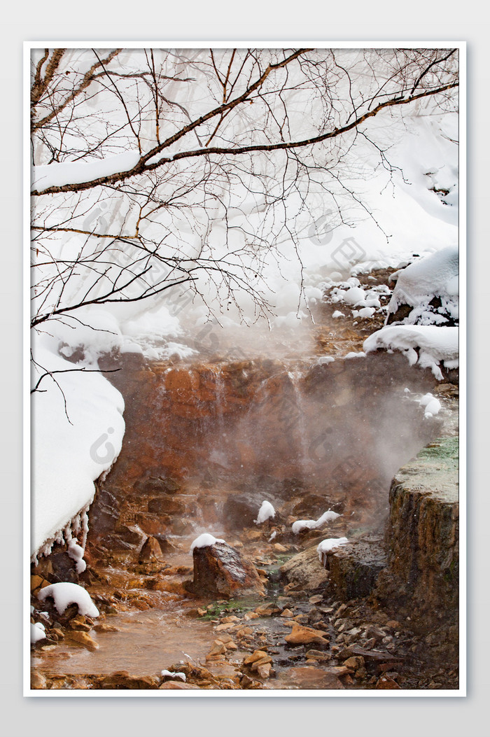 长白山冬季山泉摄影图片