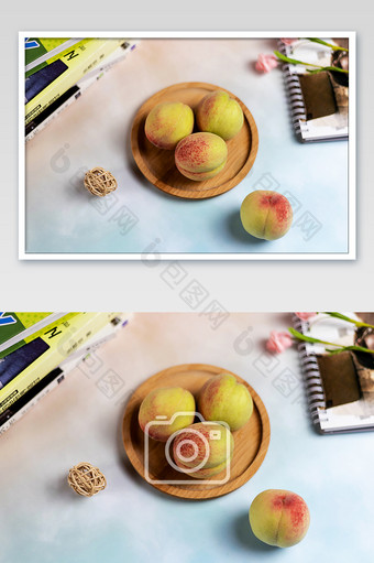 夏季水果桃子浅色背景摄影图片