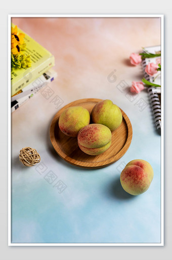 夏季新鲜水果桃子摄影图片