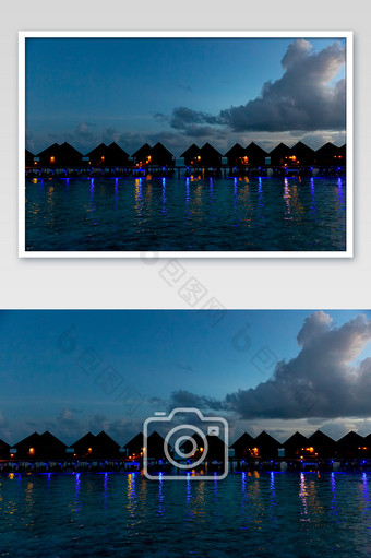 宁静唯美马尔代夫度假酒店水上屋夜晚摄影图图片