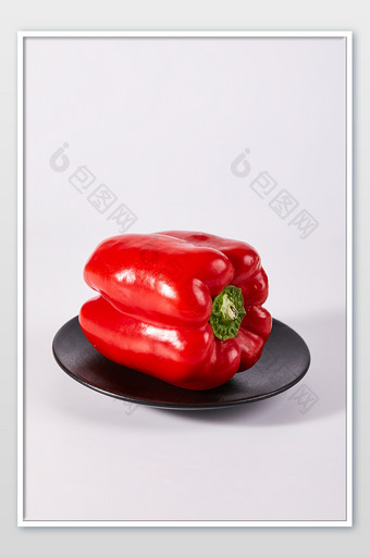 红色彩椒新鲜白底蔬菜美食摄影图片