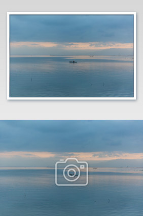 清晨海面摄影图片