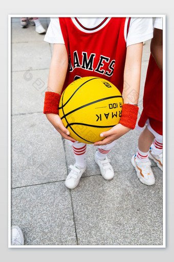 六一儿童节有趣少儿风采趣味篮球赛图片