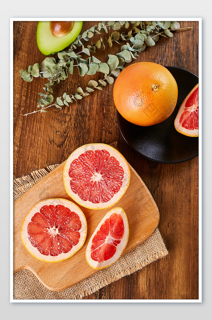 红色柚子西柚水果木板果肉美食摄影图片