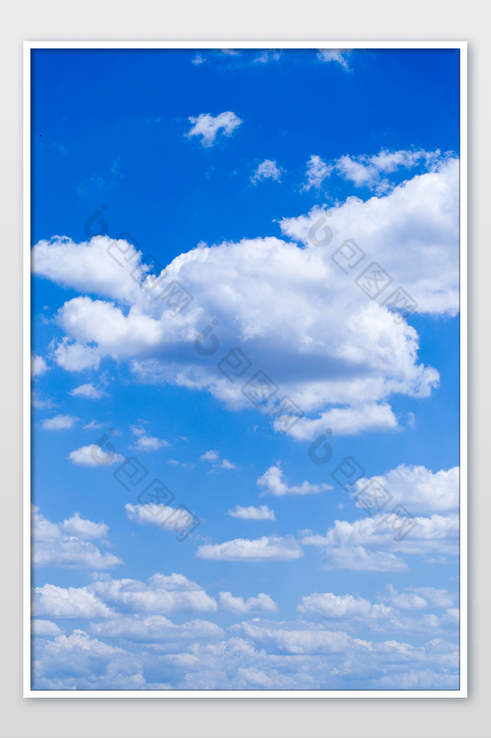 竖版蓝天背景许多云彩云朵图片图片