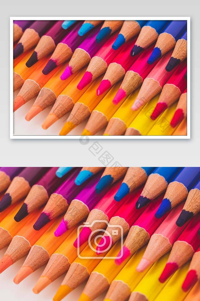 彩色铅笔创意文具摄影图片