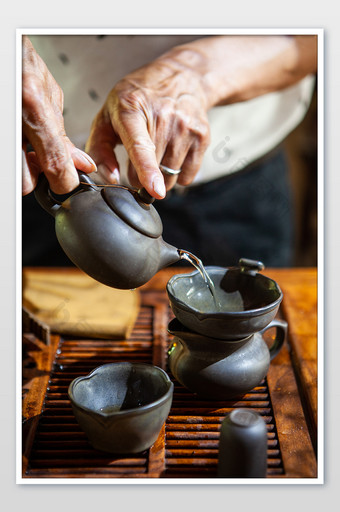 瓷茶中国传统茶汤茶道陶杯茶文化摄影图图片