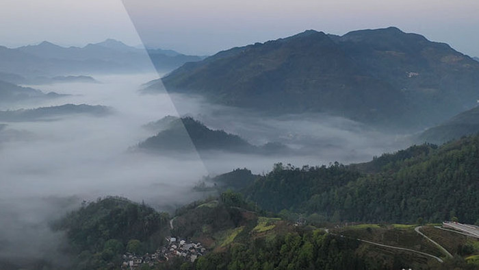 航拍壮阔黄山毛峰小山村云海苍山峻岭