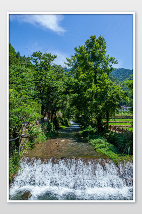 乡村休闲暑假旅游景宁水坝瀑布摄影图