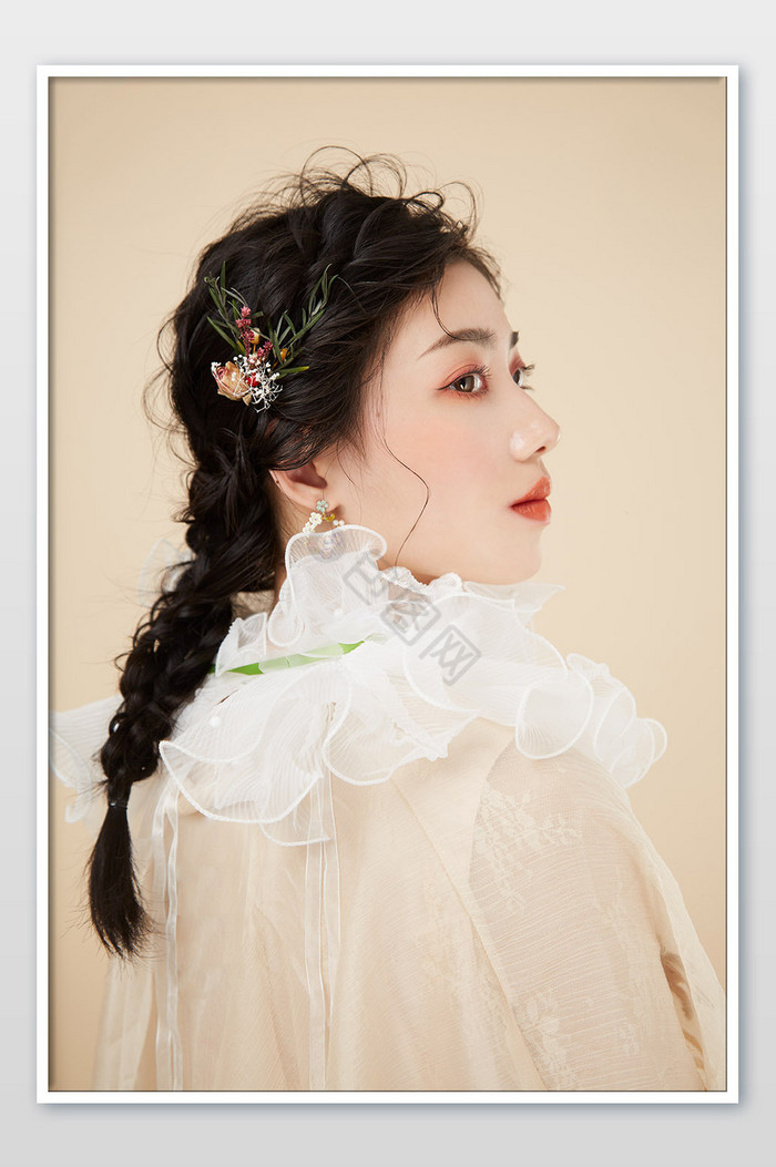 宫廷气质美女古典温婉妆容杂志海报封面图
