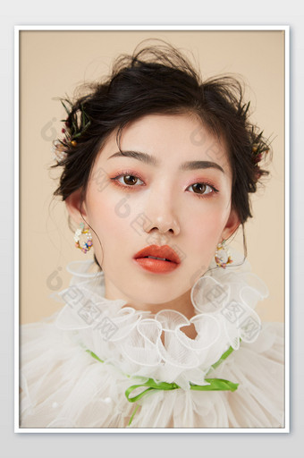 妆容英伦复古杂志海报封面图运动风搏击辫酷女孩美女妆容杂志海报封面