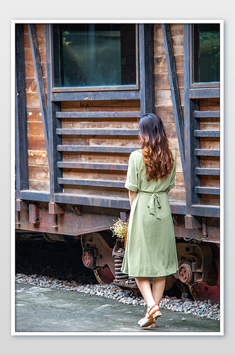 徐州火车站图片本素材所属分类为摄影图 ,主要用途为人物形象,尺寸为