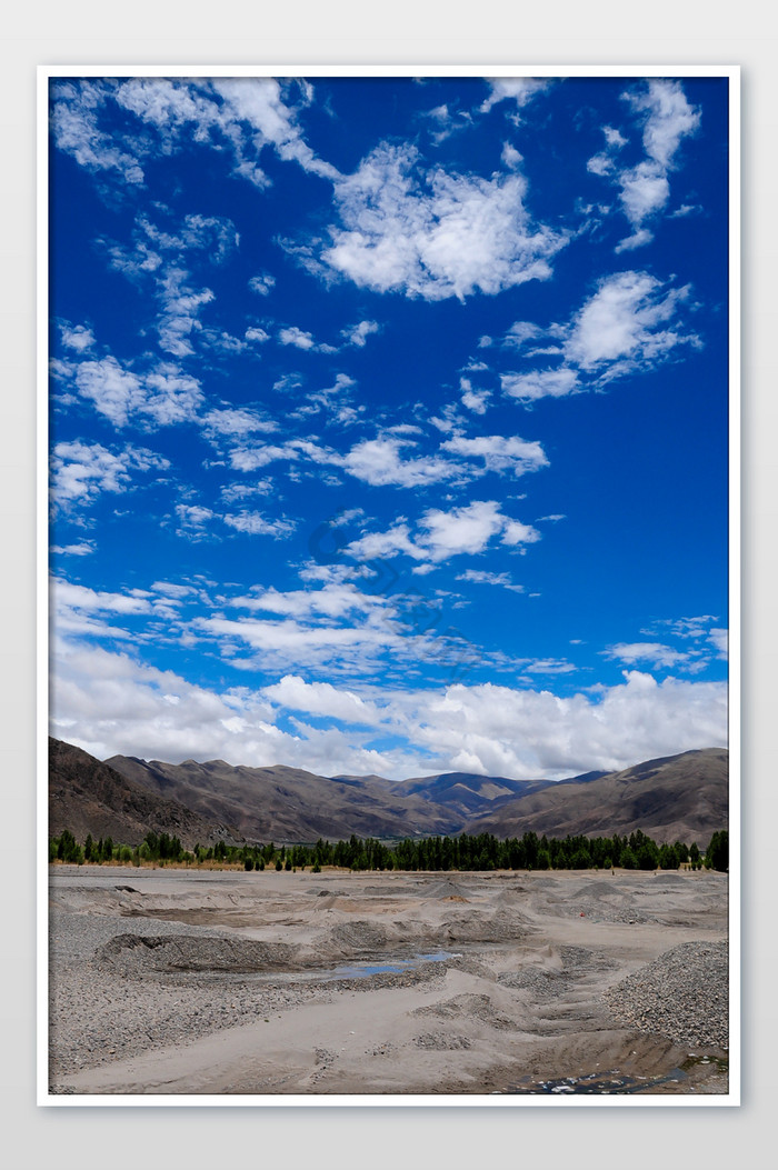 西藏高原蓝天白云风光图片
