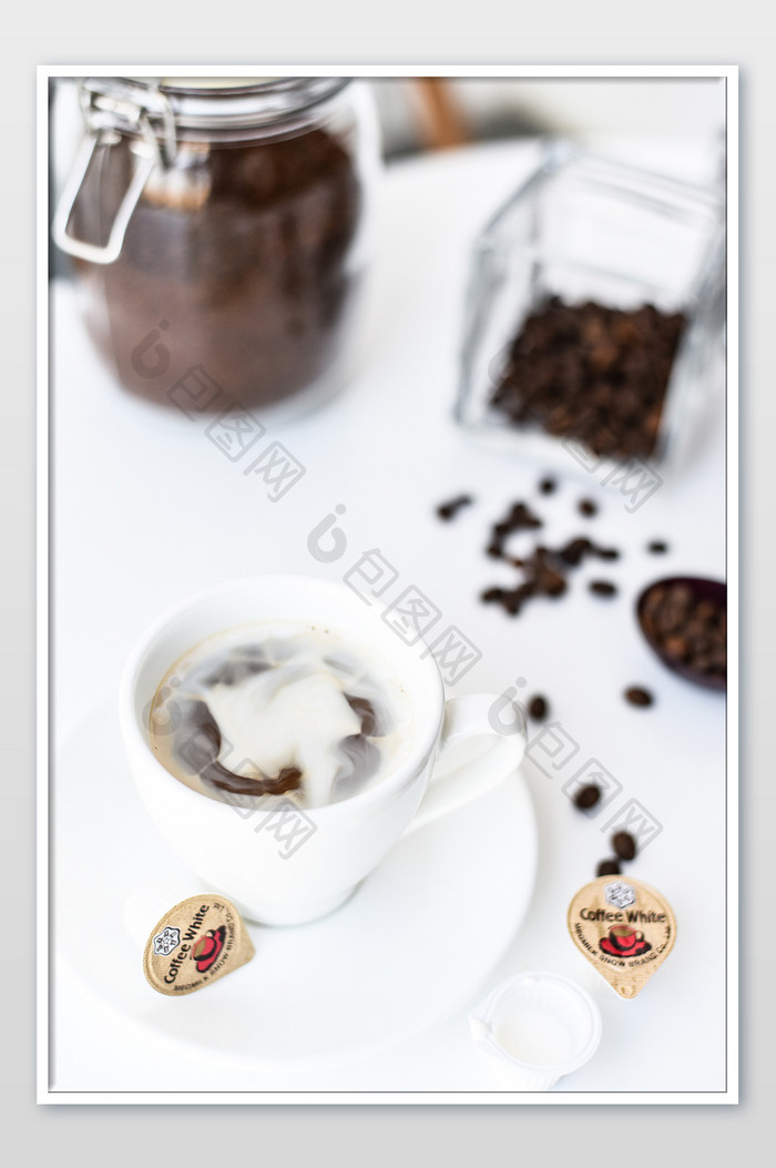 北欧INS风手工咖啡加奶咖啡摄影图片