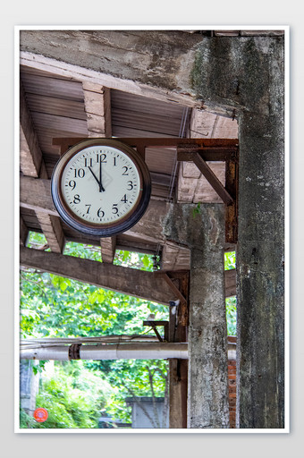 老式火车站时钟民国时期钟表摄影图图片
