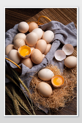新鲜自然土鸡蛋蛋黄场景摄影图片