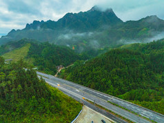 平南北帝山马路云海高山云层图片