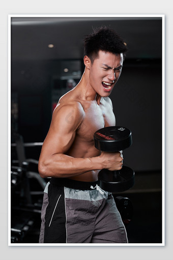 健身房运动哑铃肌肉训练宣传图图片