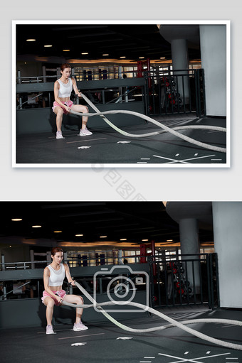 健身房运动跑步减肥增肌女生战绳练习宣传图图片