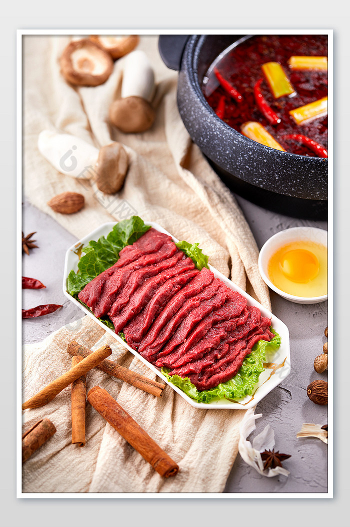 火锅中式餐饮食材新鲜牛肉火锅海报摄影图图片图片