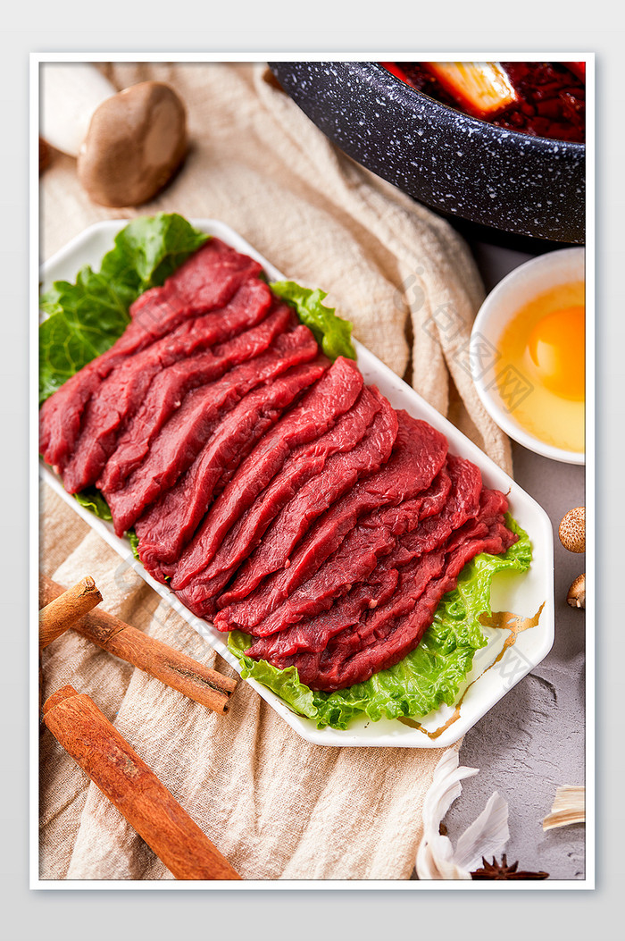 火锅中式餐饮食材新鲜牛肉摆盘海报摄影图