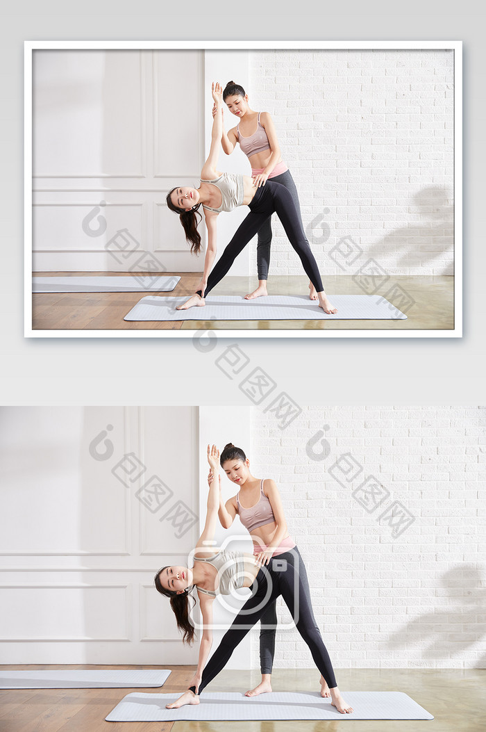 瑜伽健身普拉提女性双人三角伸展式瑜伽图片