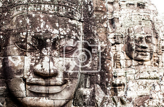 柬埔寨吴哥窟完美佛头摄影图片