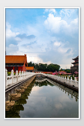 皇宫建筑宫廷景观湖古代皇宫内景摄影图