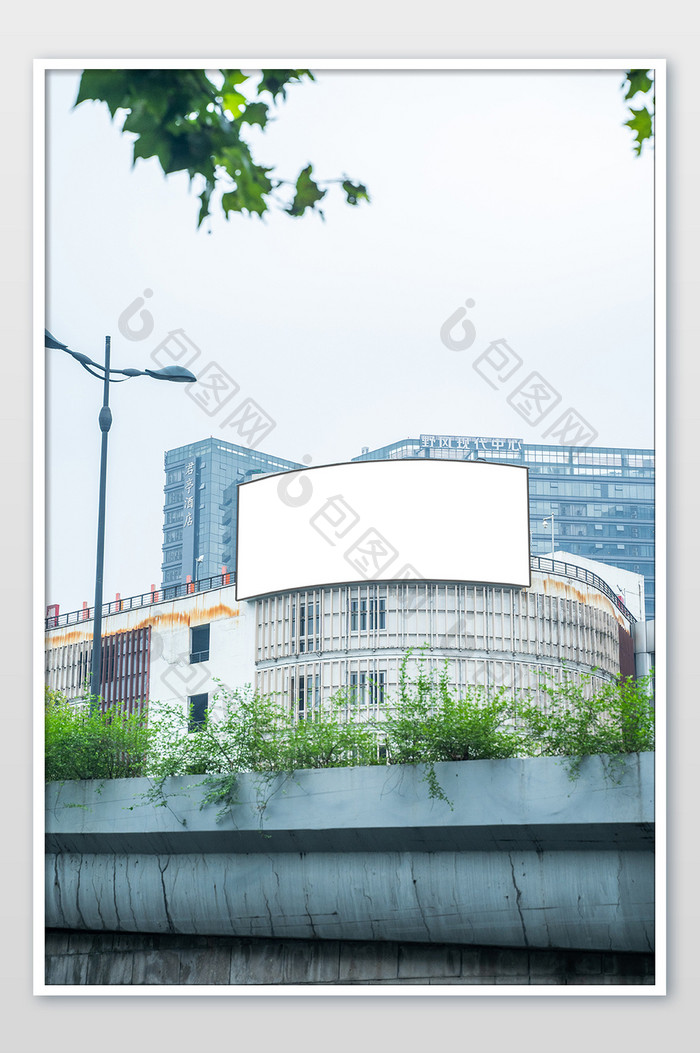城市建筑高楼大厦空白广告位高清摄影图