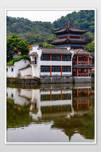 依山傍水中式古建筑楼房亭台楼阁