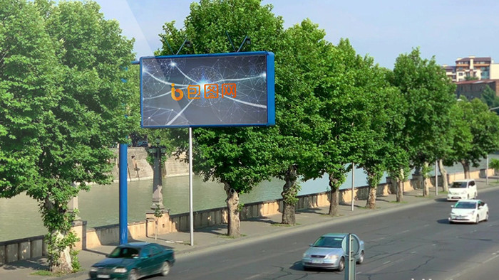 繁忙公路上大型广告牌设计合成AE模板