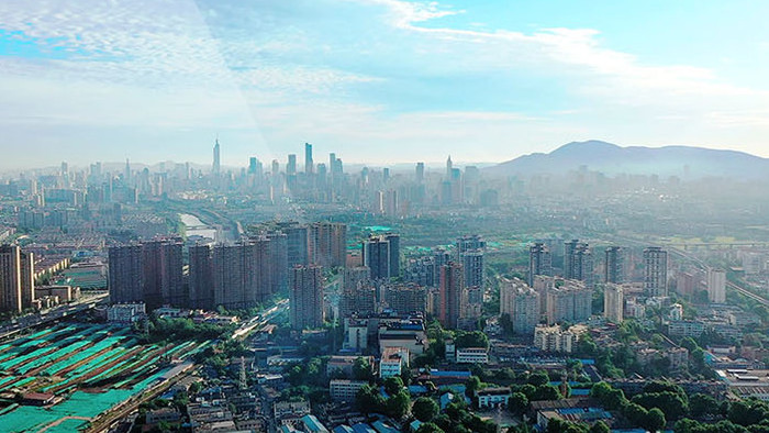 航拍南京城市建设中大景天际线紫金山