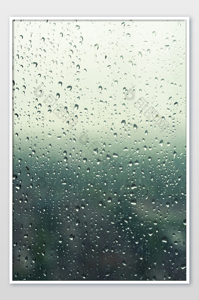 玻璃上水珠雨季朦胧忧郁背景摄影图图片图片