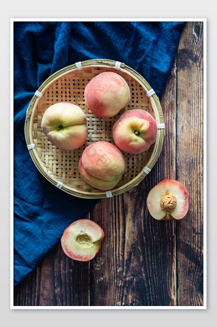 当季水果桃子水蜜桃摆拍营养摄影图图片