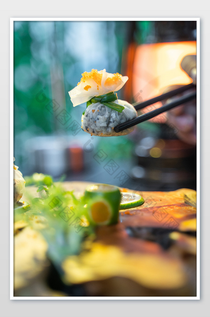创意美食饭前凉菜摆拍鱼子酱摄影图