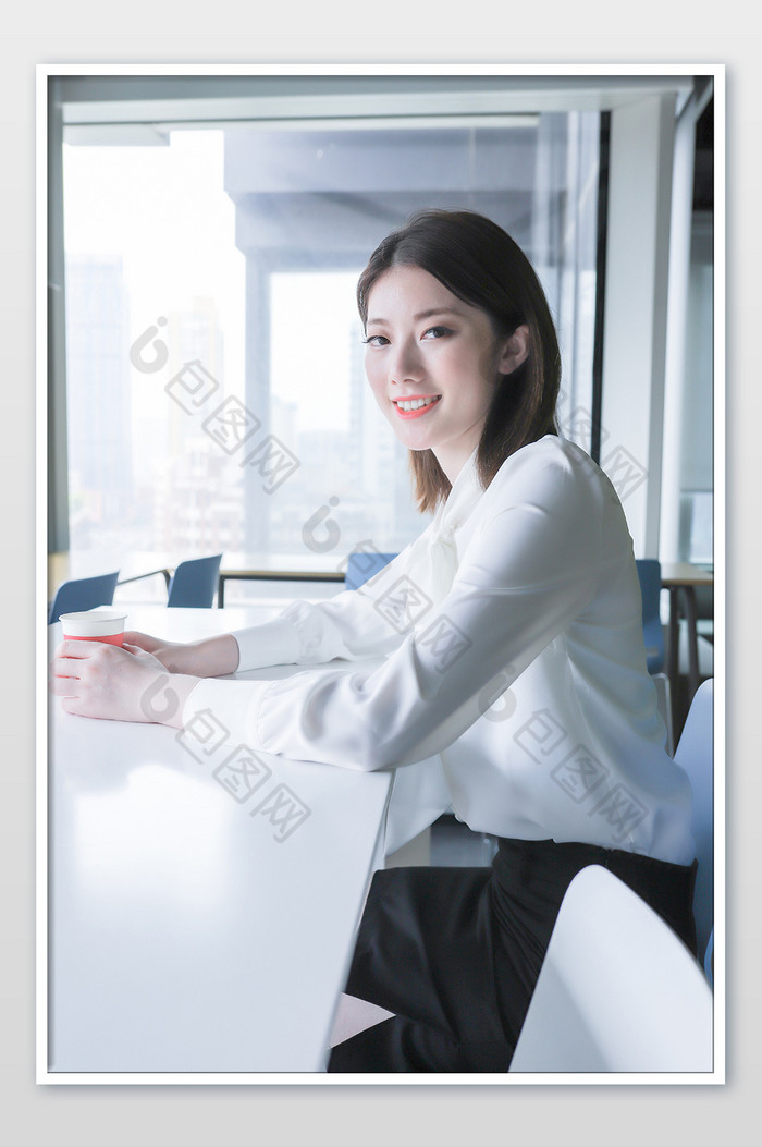 办公室写字楼商务职场女白领上班摄影图图片图片
