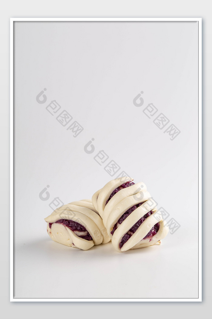 传统手工早餐美食紫薯卷白底摄影图图片图片