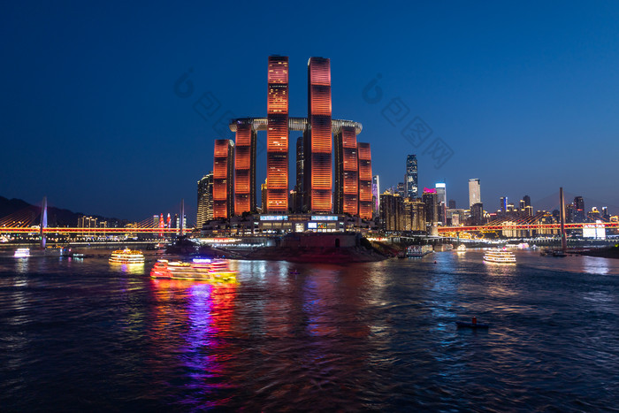 重庆朝天门来福士夜景摄影图