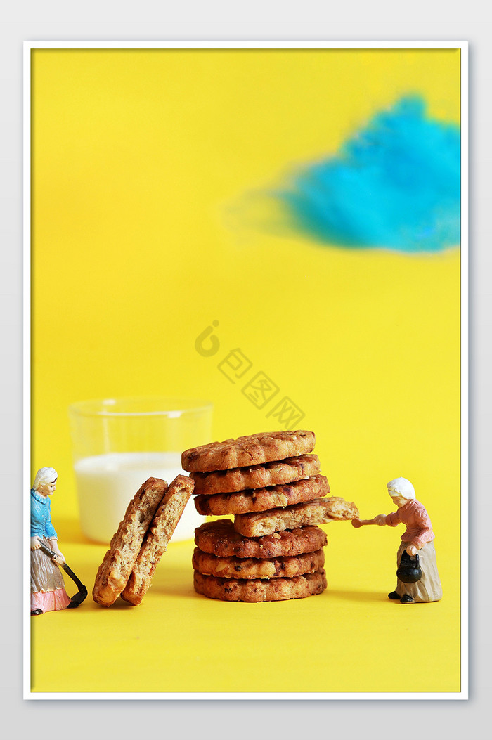 纤维五谷代餐牛奶饼干早餐平面广告图片