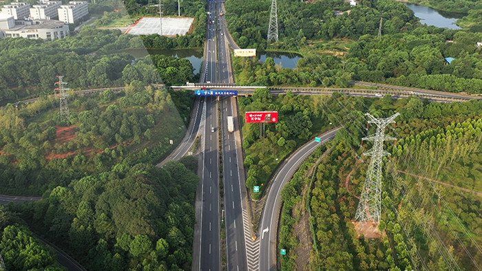 4K航拍城市高速公路互通转盘